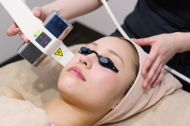 フォトフェイシャル｜美肌効果・透明感アップ